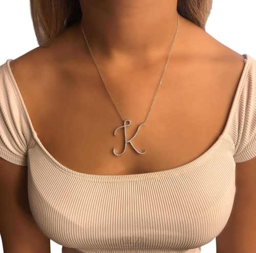 K דוגמנית 
