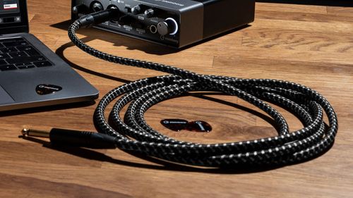 זוית נוספת Steinberg The Guitar Recording Kit