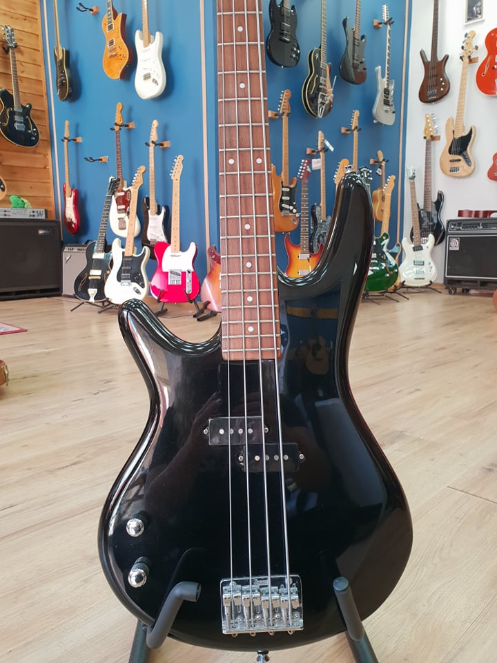 Ibanez GSR200 2008 (Lefty)