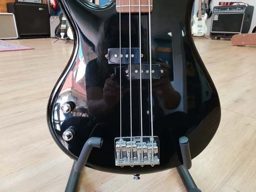 Ibanez GSR200 2008 (Lefty)