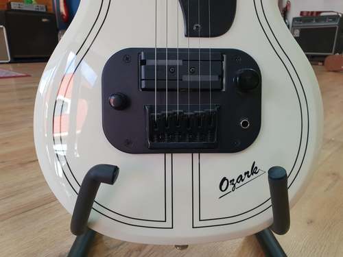 גיטרה חשמלית Supro Ozark