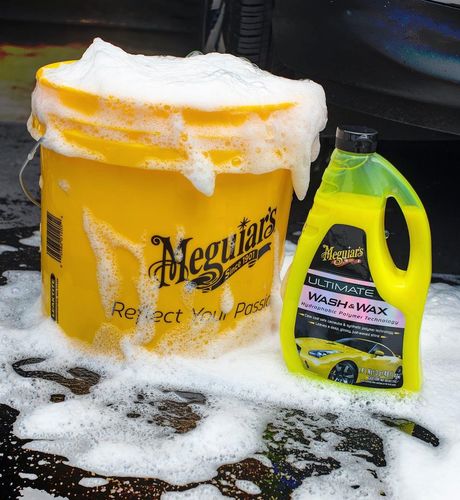 שמפו + ווקס לרכב 1.42 ליטר MEGUIAR'S Ultimate Wash & Wax – ניקוי והברקה בפעולה אחת