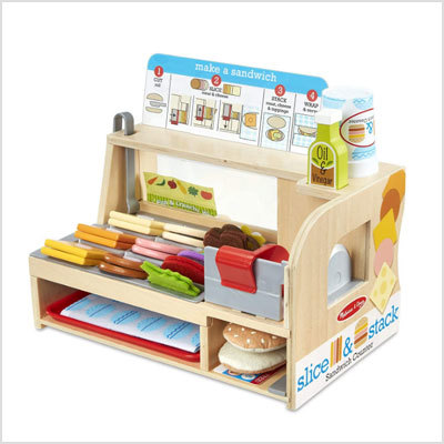 דוכן סנדוויצ’ים נייד מעץ איכותי מבית MELISSA&DOUG