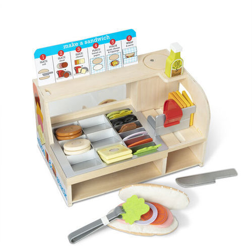 דוכן סנדוויצ’ים נייד מעץ איכותי מבית MELISSA&DOUG