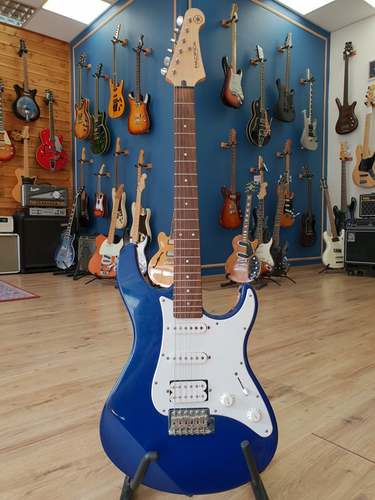 Yamaha Pacifica PAC 012 - - חשמליות יד שניה