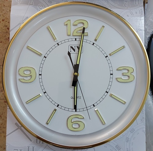 שעון מאיר בלילה