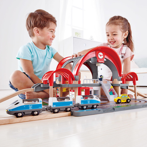 סט מסילות רכבת ענק מעץ - תחנה מרכזית - HAPE