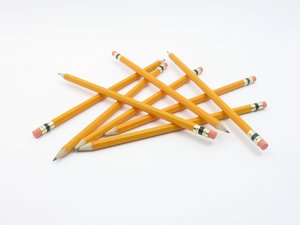 עפרונות שרטוט וכתיבה מחודדים עם מחק 12 יחידות