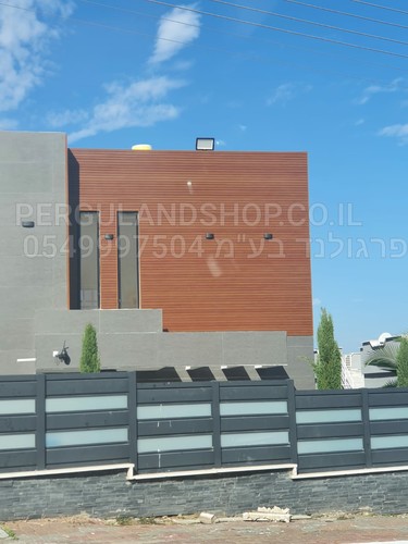 חיפוי אלומיניום דמוי עץ חם ויוקרתי לחוץ או לפנים הבית - עוד מדגם רשום של פרגולנד ! דגם פסים של 4.5 ס