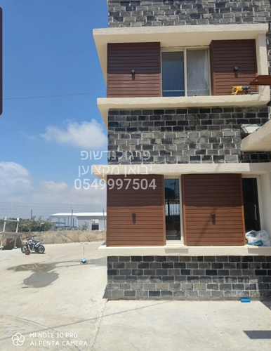 חיפוי אלומיניום דגם SMART דמוי עץ לחוץ ופנים הבית במראה חם ויוקרתי המדגים פסים של 7 ס