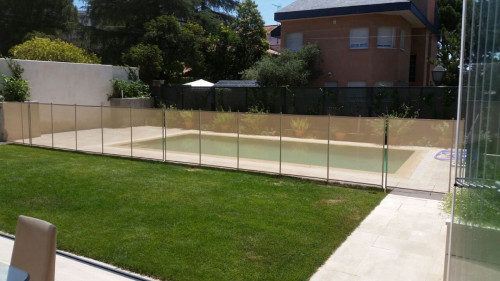 גדר בטיחות לבריכה 4 מ' BEIGE בז' EuroFence דגם Y