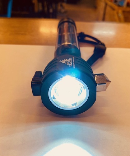 פנס נטען ומטעין  סולארי ו טעינת USB  דגם WSCAPE RESCUE