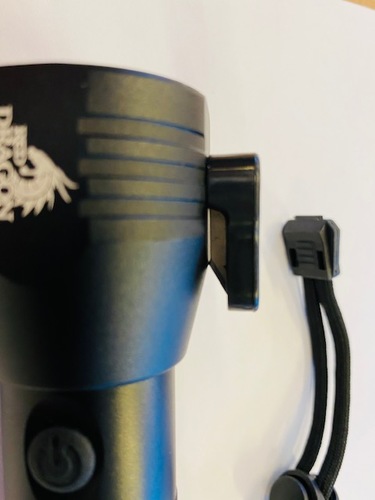 פנס נטען ומטעין  סולארי ו טעינת USB  דגם WSCAPE RESCUE