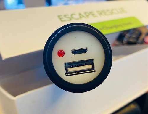 פנס נטען ומטעין  סולארי ו טעינת USB  דגם WSCAPE RESCUE