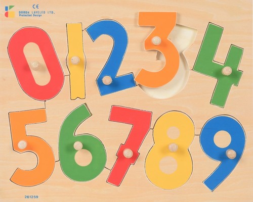 פאזל כפתורי עץ - מספרים 0-9