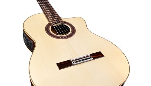 זוית נוספת Cordoba GK Studio Negra 