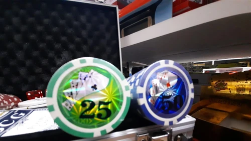 מזוודת פוקר מקצועית 200 צ'יפים איכותיים