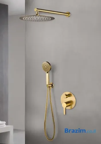 חבילה אינטרפוץ 4 דרך HAVI-SANI4-CB מבית מיובי בגימור גולד מט, כוללת זרוע, ראש מקלחת ומזלף.