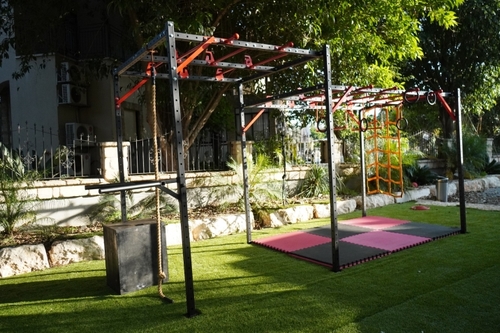 מתקן נינג'ה Extreme Yard לאימון פונקציונלי מתקדם