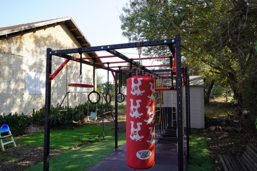 מתקן נינג'ה Extreme Yard לאימון פונקציונלי מתקדם