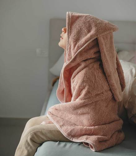 מגבת רחצה עם כובע קפוצ'ון 100% כותנה ואזניים לקשירה - ורוד