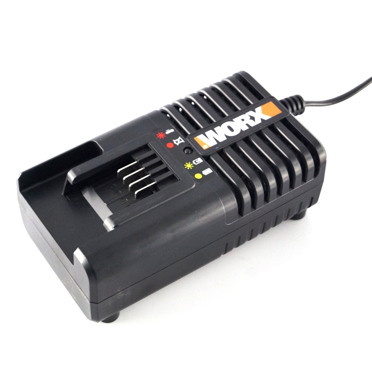 מטען לסוללות 20V 2.0AH