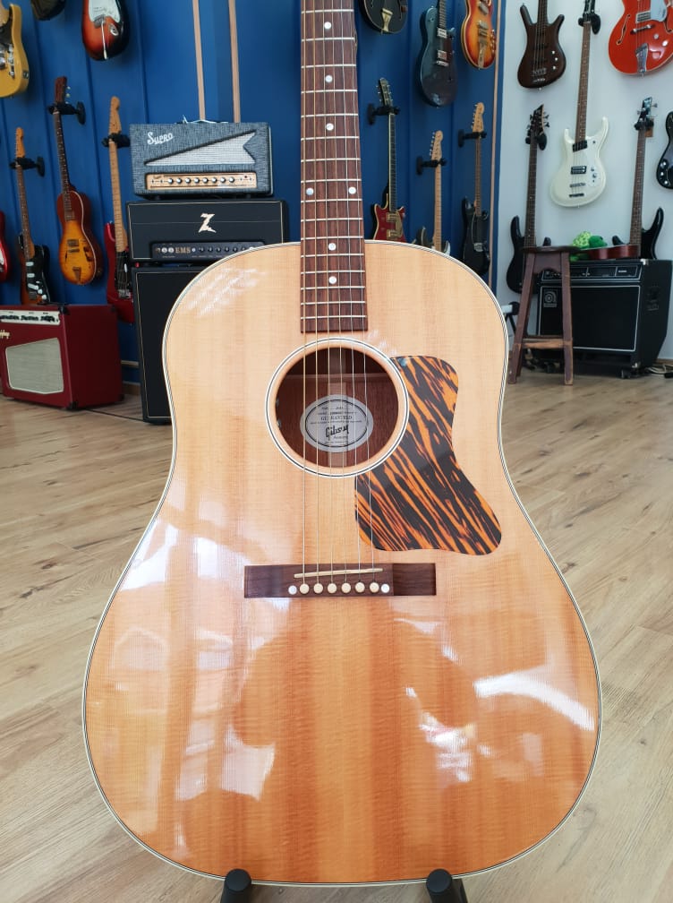 Gibson J-35 Antique 2017
