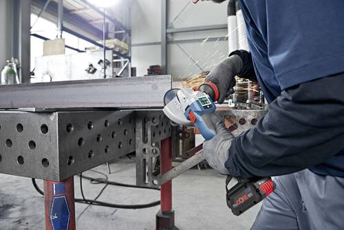 משחזת זווית נטענת BOSCH GWS 18V-10SC - גוף בלבד
