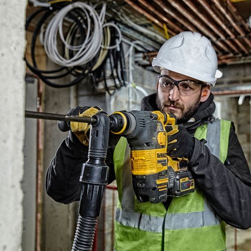 פטישון נטען DEWALT DCH323T2 54V FlexVolt - גוף צהוב שחור עם תפסן SDS-Plus, ידית צד אנטי רטט, שתי סוללות 6 אמפר ומזוודת TSTAK