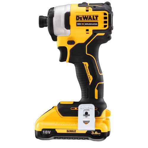 מברגת אימפקט נטענת DEWALT DCF809L2T 18V XR - גוף קצר צהוב שחור עם טבעת תאורת LED, שתי סוללות 3 אמפר ומזוודת TSTAK