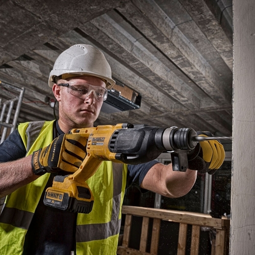 פטישון 18V דגם DCH133 עם סוללה אחת של 4 אמפר ומטען DeWalt - - פטישונים  ופטישי חציבה