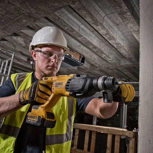 פטישון נטען בראשלס + סוללה DeWALT DCH133M1 BL 18V 4Ah 