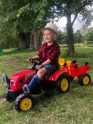 טרקטור פדלים לילדים עם עגלה מתחברת ו 2 כלי חפירה - אדום