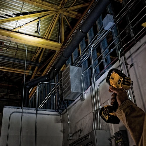 גוף פנס פרוז'קטור נטען DeWALT DCL043 18V