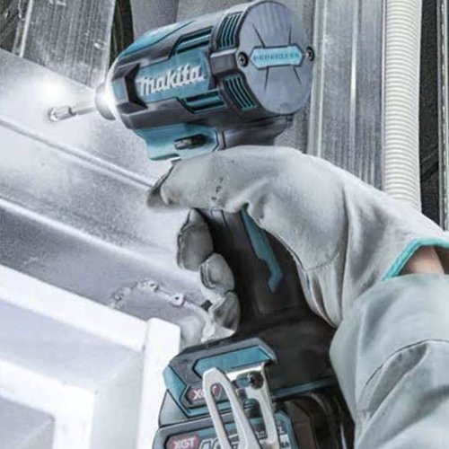 מברגת אימפקט 40V ללא פחמים TD001G כולל 2 סוללות 5.0AH ומטען MAKITA