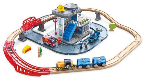 סט משחק רכבת 2 ב 1 עם מרכז כבאות ומשטרה, רכבים עם אורות וצלילים, דמויות והמון אביזרים