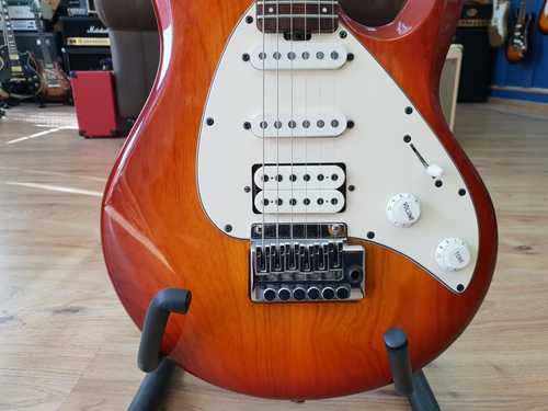 USA製　ヴィンテージ　Music Man Silhouette 1991 1991 Ernie Ball Music Man Silhouette Electric Guitar White