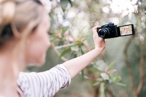 סקירה של מצלמת Panasonic G100
