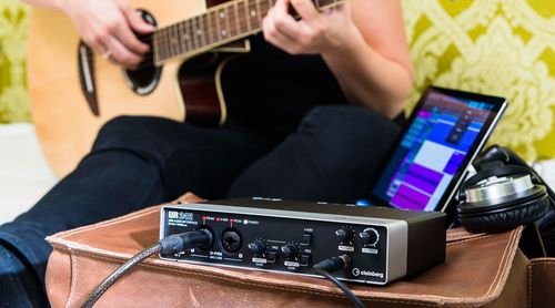 זוית נוספת Steinberg UR242