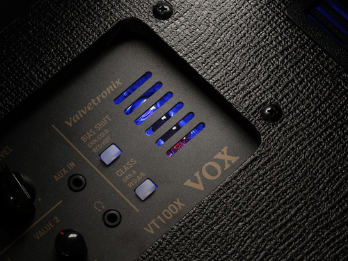 מגבר גיטרה חשמלית עם מנורה בפריאמפ ווקס VOX VT40X 