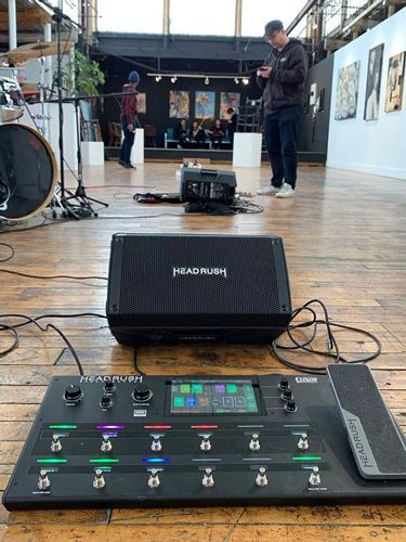 זוית נוספת HeadRush FRFR-108