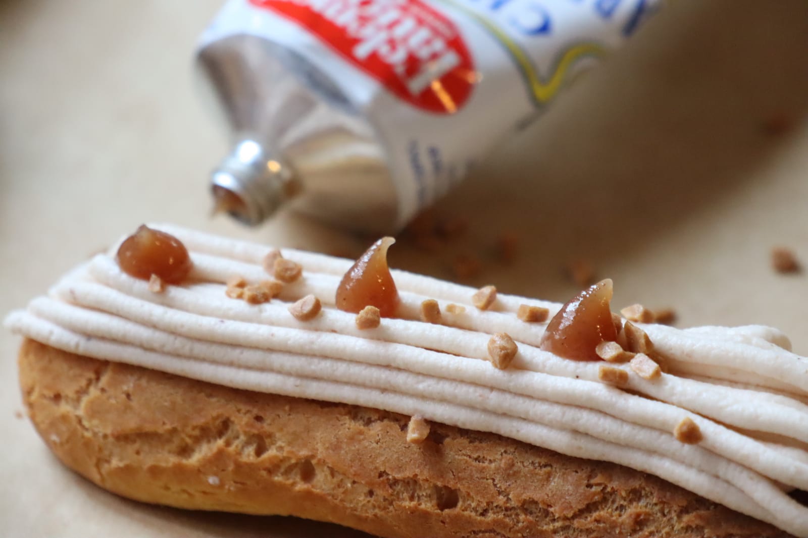 קרם ערמונים בשפורפרת ,אקלר עם קרם ערמונים 