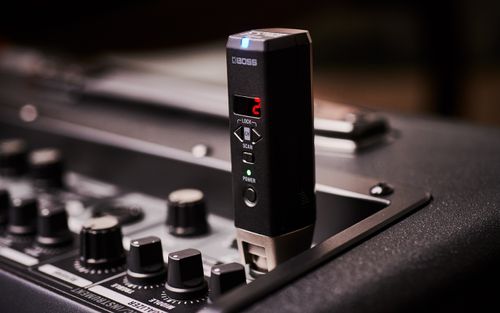 זוית נוספת Boss WL-30XLR Digital Wireless System