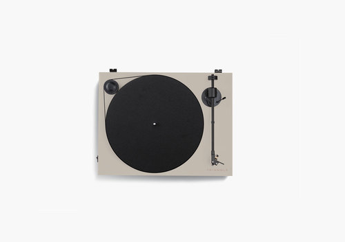 TRIANGLE TURNTABLE