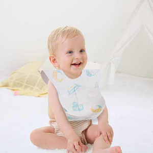 חבילת 30 סינרים חד פעמיים לתינוק - תלת שכבתי במגע כותנתי