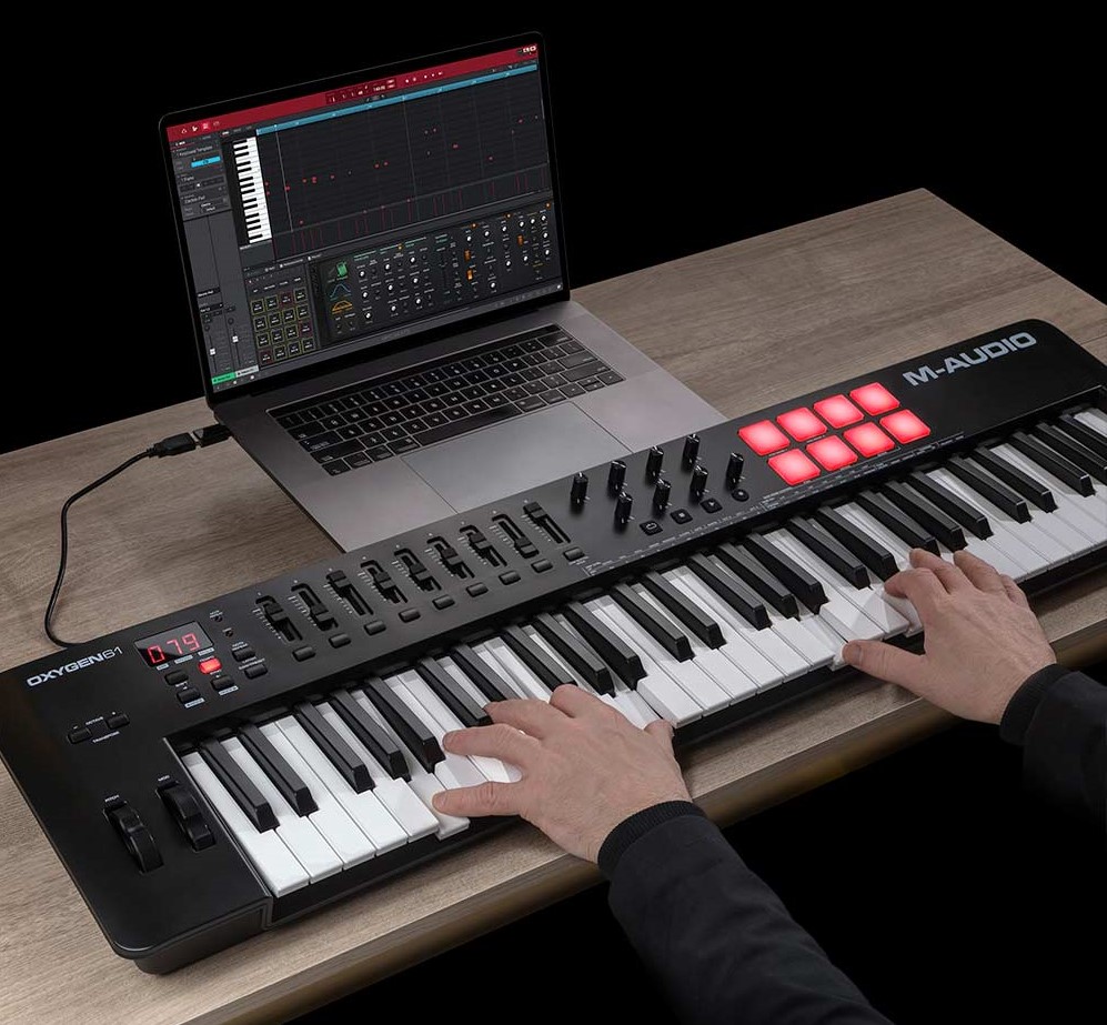 מקלדת שליטה M-Audio Oxygen 61 MKV - M-Audio - מקלדות שליטה MIDI
