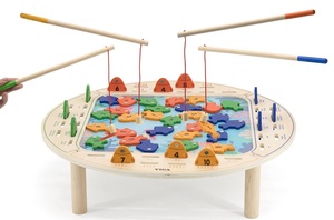 שולחן דגים מגנטי מעץ עם 4 חכות ו 40 דגים צבעוניים