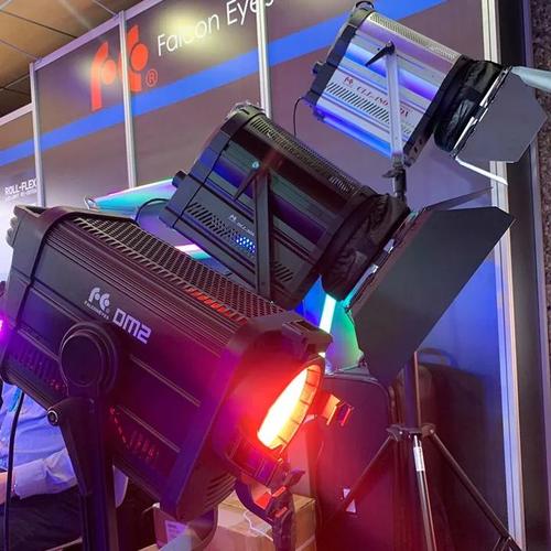 Falcon Eyes DM2 RGBW 200W LED FRESNEL LIGHT