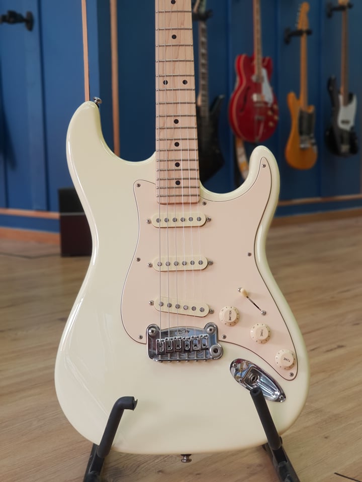 G&L USA Legacy Stratocaster 2015