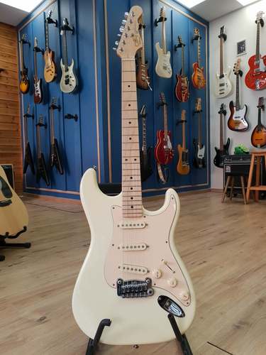 G&L USA Legacy Stratocaster 2015